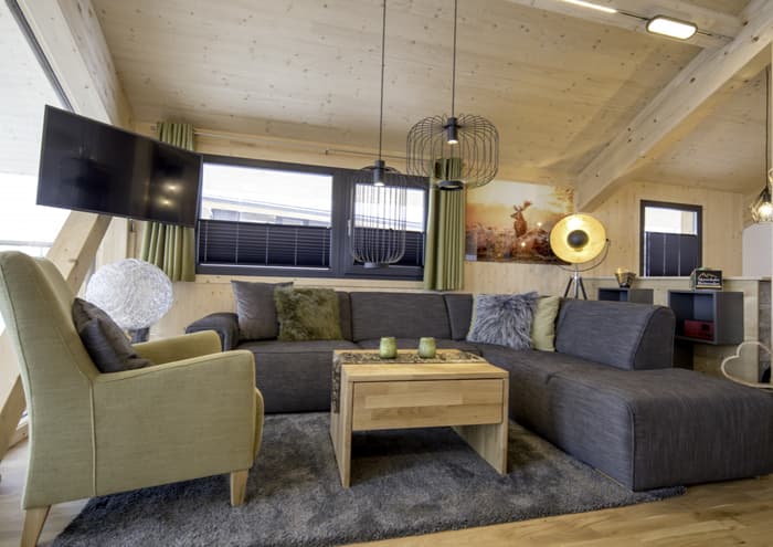 Moderne Wohnzimmergestaltung - Cosmo Home